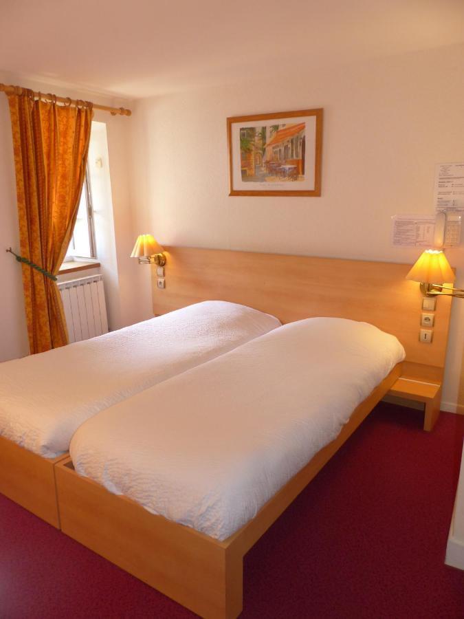 Hotel Logis Auberge De L'Isard Saint-Lary  Exterior photo