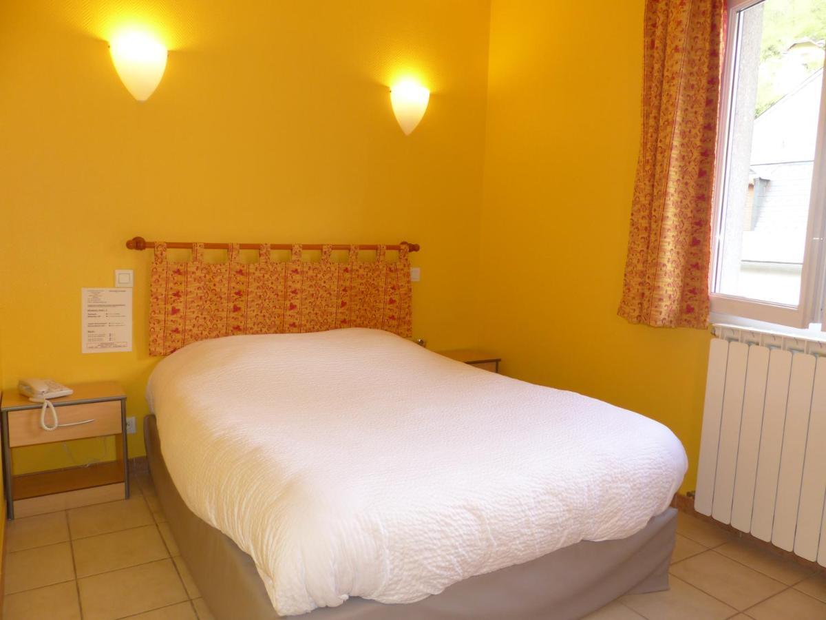 Hotel Logis Auberge De L'Isard Saint-Lary  Exterior photo